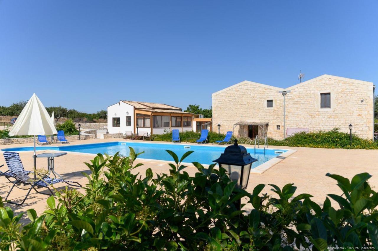 Agriturismo Tenuta Sparaceto Modica Exteriör bild